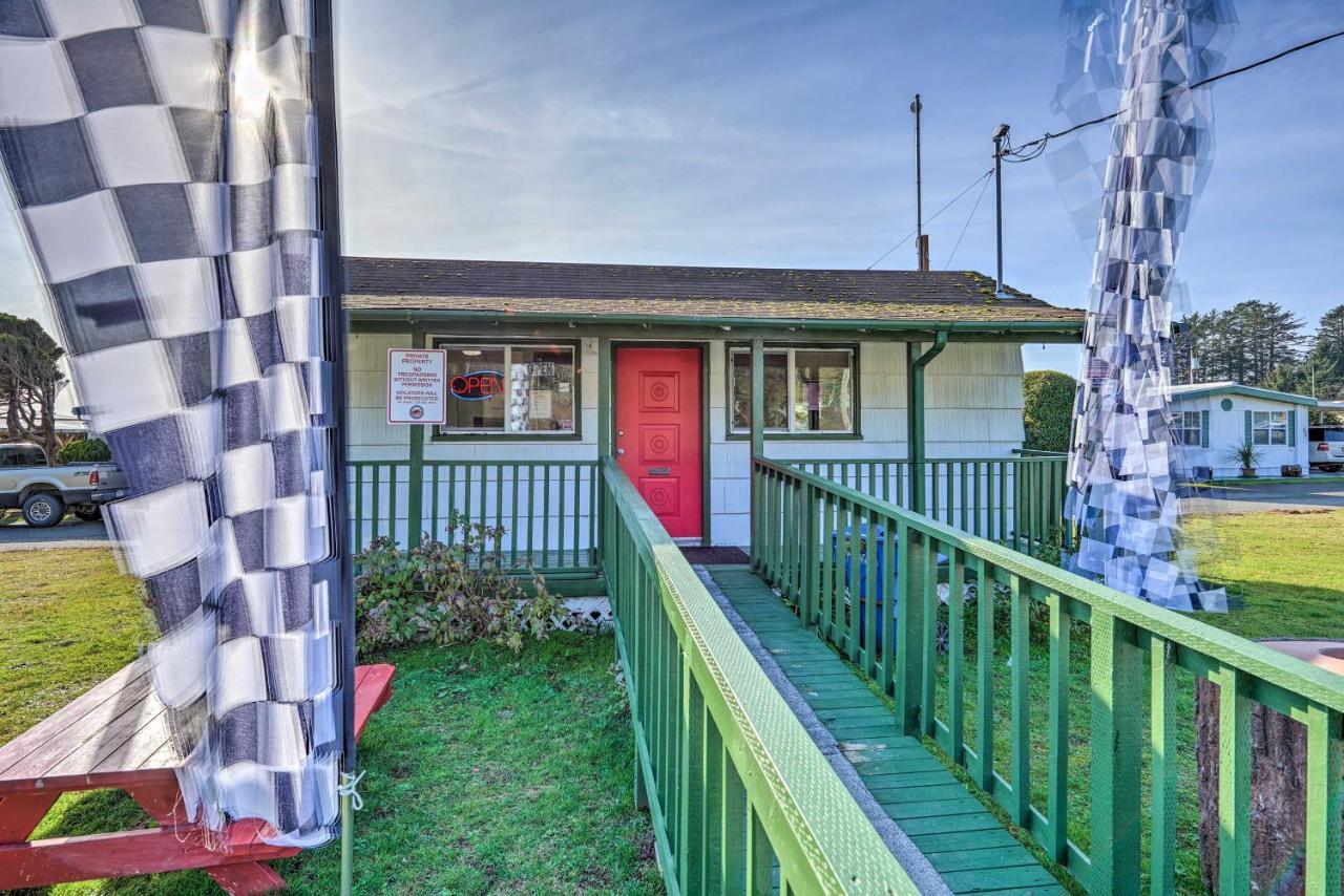 Rustic Coastal Smith River Cottage With Ocean Views! Exterior photo